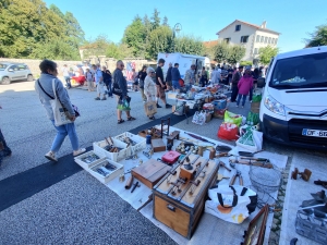 Montfaucon-en-Velay : le bourg occupé par un vide-greniers ce mercredi