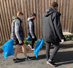 Yssingeaux : les élèves du lycée George-Sand engagés dans une action Plogging