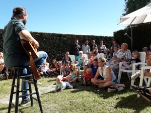 Saint-Julien-Molhesabate : premier spectacle déconfiné pour Fred Lavial