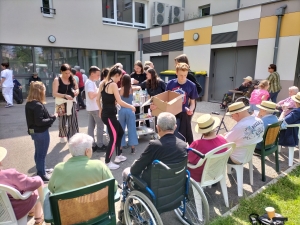 Sainte-Sigolène : les collégiens du Sacré-Coeur en action à l&#039;Ehpad