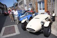 Saint-Bonnet-le-Froid : les bagnoles et les casseroles attirent la foule ce dimanche