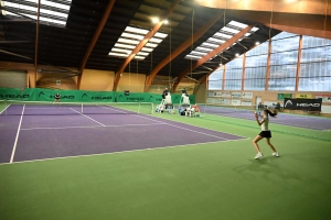 Tennis : une bonne entrée en matière des Français au tournoi du Chambon-sur-Lignon