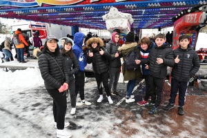 Yssingeaux : la fête foraine fait de la résistance face à la neige