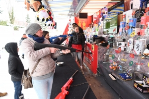 Yssingeaux : la fête foraine fait de la résistance face à la neige