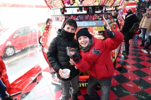 Yssingeaux : la fête foraine fait de la résistance face à la neige