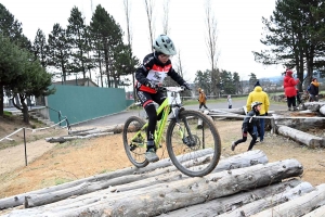 Sainte-Sigolène : 85 jeunes vététistes à toute allure en trial et en cross-country