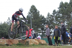 Sainte-Sigolène : 85 jeunes vététistes à toute allure en trial et en cross-country