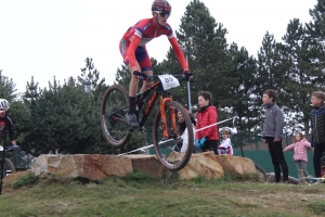 Sainte-Sigolène : 85 jeunes vététistes à toute allure en trial et en cross-country