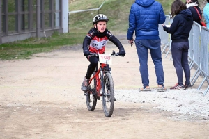 Sainte-Sigolène : 85 jeunes vététistes à toute allure en trial et en cross-country