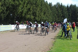 Sainte-Sigolène : 85 jeunes vététistes à toute allure en trial et en cross-country