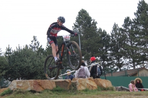 Sainte-Sigolène : 85 jeunes vététistes à toute allure en trial et en cross-country