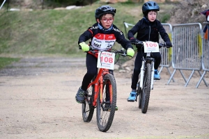 Sainte-Sigolène : 85 jeunes vététistes à toute allure en trial et en cross-country