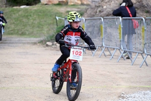 Sainte-Sigolène : 85 jeunes vététistes à toute allure en trial et en cross-country