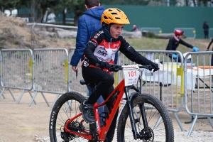 Sainte-Sigolène : 85 jeunes vététistes à toute allure en trial et en cross-country