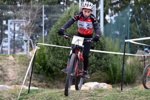 Sainte-Sigolène : 85 jeunes vététistes à toute allure en trial et en cross-country