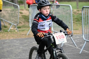 Sainte-Sigolène : 85 jeunes vététistes à toute allure en trial et en cross-country