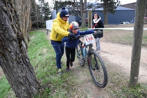 Sainte-Sigolène : 85 jeunes vététistes à toute allure en trial et en cross-country