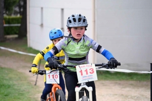 Sainte-Sigolène : 85 jeunes vététistes à toute allure en trial et en cross-country