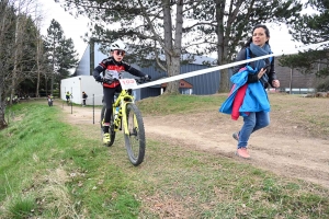 Sainte-Sigolène : 85 jeunes vététistes à toute allure en trial et en cross-country