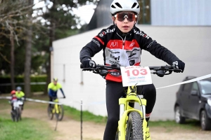 Sainte-Sigolène : 85 jeunes vététistes à toute allure en trial et en cross-country