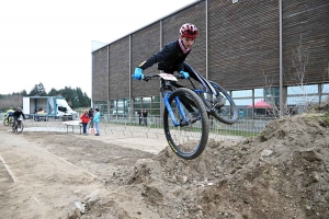 Sainte-Sigolène : 85 jeunes vététistes à toute allure en trial et en cross-country