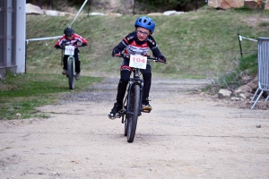 Sainte-Sigolène : 85 jeunes vététistes à toute allure en trial et en cross-country