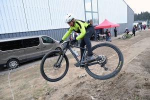 Sainte-Sigolène : 85 jeunes vététistes à toute allure en trial et en cross-country