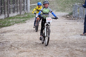 Sainte-Sigolène : 85 jeunes vététistes à toute allure en trial et en cross-country