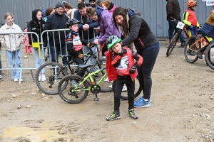 Sainte-Sigolène : 85 jeunes vététistes à toute allure en trial et en cross-country