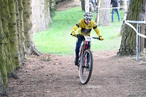 Sainte-Sigolène : 85 jeunes vététistes à toute allure en trial et en cross-country