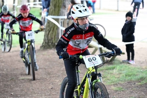 Sainte-Sigolène : 85 jeunes vététistes à toute allure en trial et en cross-country