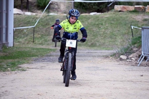 Sainte-Sigolène : 85 jeunes vététistes à toute allure en trial et en cross-country