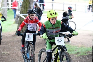 Sainte-Sigolène : 85 jeunes vététistes à toute allure en trial et en cross-country