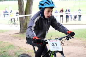 Sainte-Sigolène : 85 jeunes vététistes à toute allure en trial et en cross-country