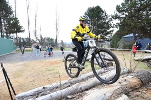 Sainte-Sigolène : 85 jeunes vététistes à toute allure en trial et en cross-country