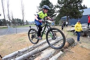 Sainte-Sigolène : 85 jeunes vététistes à toute allure en trial et en cross-country