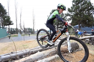 Sainte-Sigolène : 85 jeunes vététistes à toute allure en trial et en cross-country