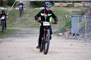 Sainte-Sigolène : 85 jeunes vététistes à toute allure en trial et en cross-country