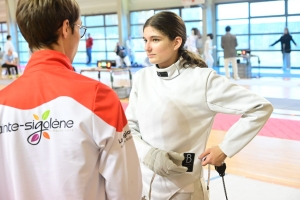 Escrime : les jeunes épéistes se mesurent à Sainte-Sigolène