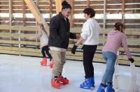 Bas-en-Basset : premières glisses sur la patinoire synthétique