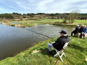 Saint-Maurice-de-Lignon : partie de pêche pour les résidents du Bel Âge