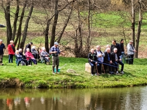 Saint-Maurice-de-Lignon : partie de pêche pour les résidents du Bel Âge