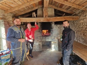 Bas-en-Basset : les habitants de &quot;Labiec&quot; rallument la flamme de leur four banal