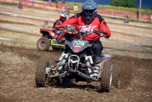 Course sur prairie de Saint-Maurice-de-Lignon : les quads