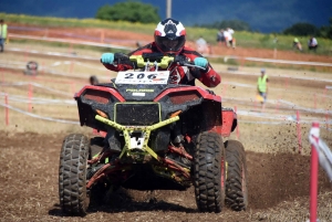 Course sur prairie de Saint-Maurice-de-Lignon : les quads