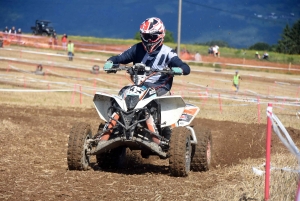 Course sur prairie de Saint-Maurice-de-Lignon : les quads