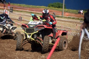 Course sur prairie de Saint-Maurice-de-Lignon : les quads