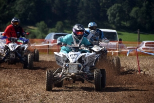 Course sur prairie de Saint-Maurice-de-Lignon : les quads