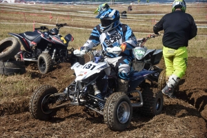 Course sur prairie de Saint-Maurice-de-Lignon : les quads