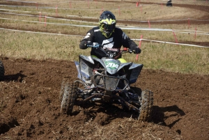 Course sur prairie de Saint-Maurice-de-Lignon : les quads